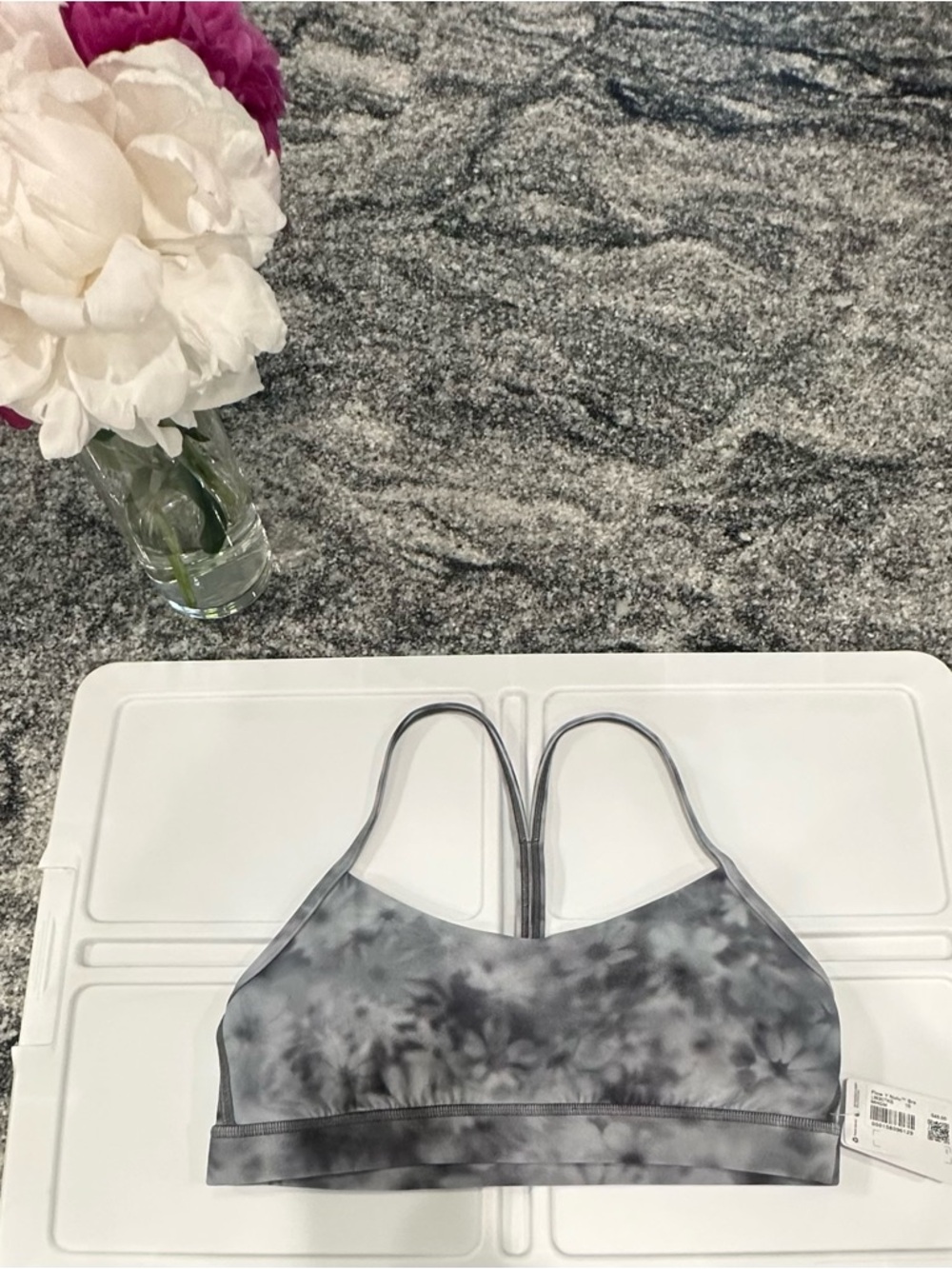NWT Lululemon athletica Flow Y Nulu Bra in Meadow Haze Grey Multi - Picture 6 of 8